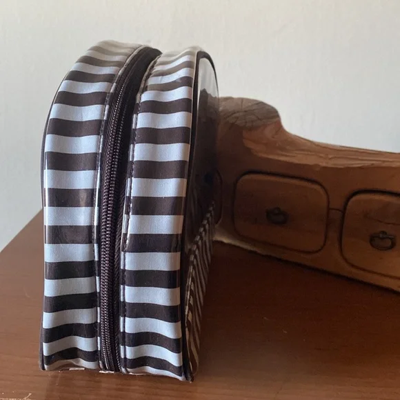 Henri Bendel Travel Bags - Picture 3 of 16